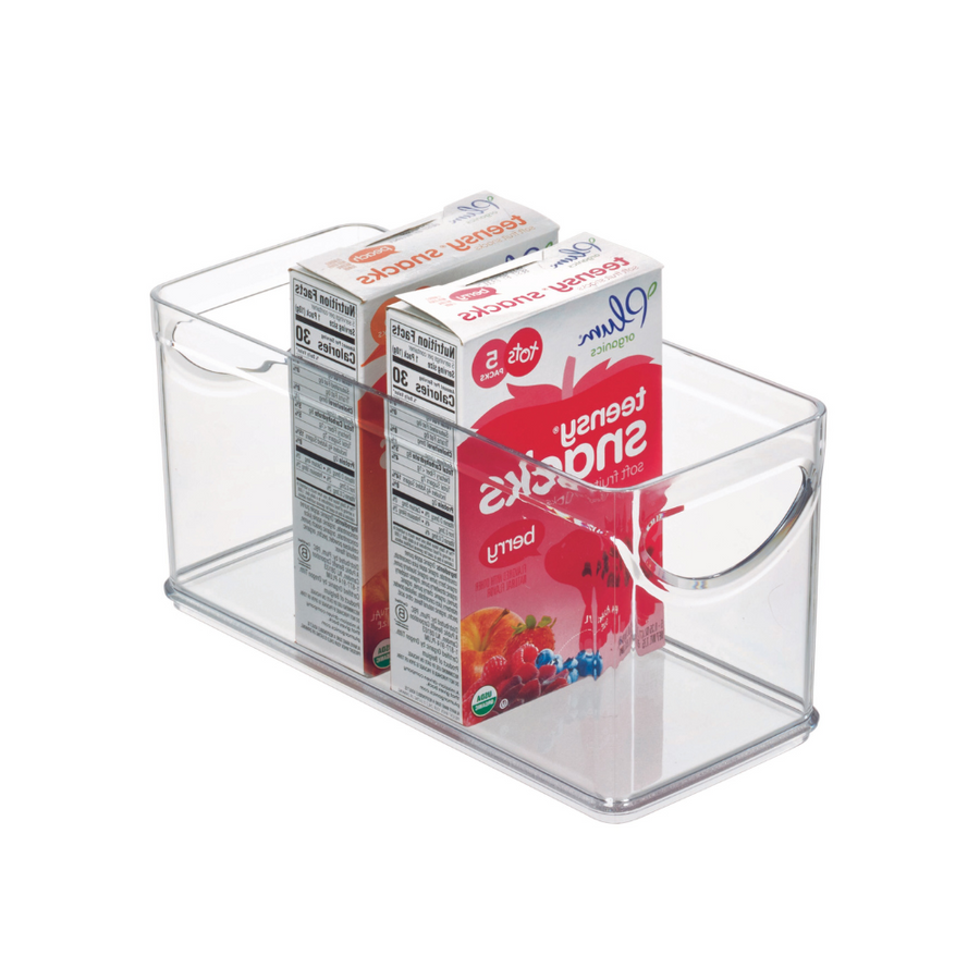 Transparente Box mit Snackverpackungen „Teensy Snacks Berry“, Nährwertangaben erkennbar.