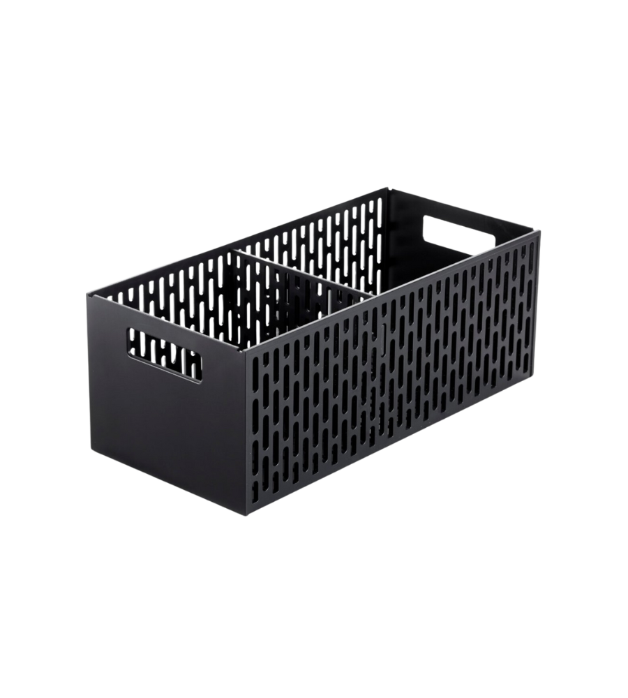 Der YAMAZAKI TOWER Aufbewahrungskorb mit flexiblen Fächern in Schwarz bietet zwei variable Fächer, Gitterseiten und praktische Griffe - ideal zur Gemüselagerung und präsentiert auf weißem Hintergrund.