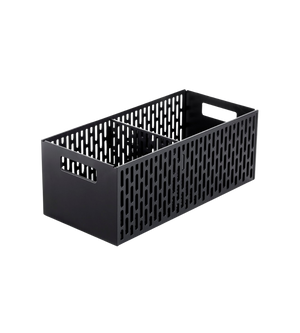 Der YAMAZAKI TOWER Aufbewahrungskorb mit flexiblen Fächern in Schwarz bietet zwei variable Fächer, Gitterseiten und praktische Griffe - ideal zur Gemüselagerung und präsentiert auf weißem Hintergrund.