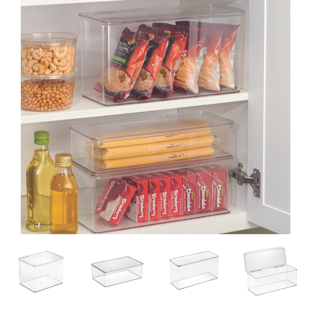Plastikbehälter mit verpackten Lebensmitteln im Küchenschrank, daneben Öl- und Gewürzflaschen. Varianten separat.